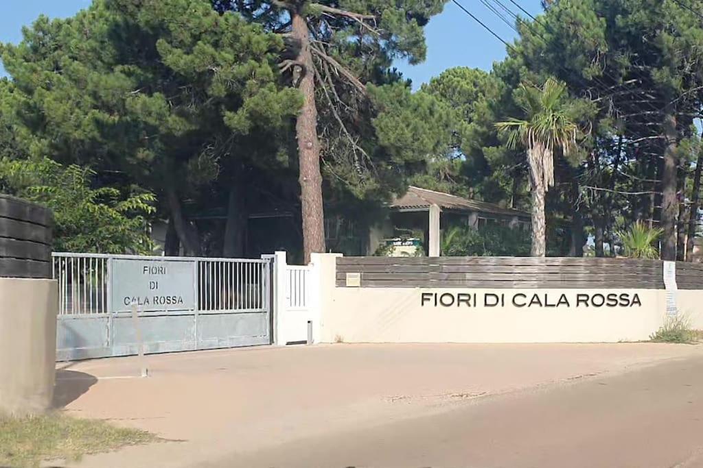 Fiori Di Cala Rossa Appartement T3 Dans Residence Hotelliere Chez Virginie Lecci Exteriér fotografie