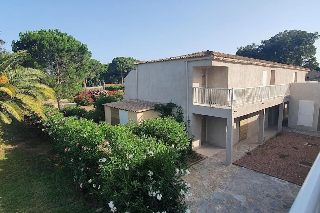 Fiori Di Cala Rossa Appartement T3 Dans Residence Hotelliere Chez Virginie Lecci Exteriér fotografie
